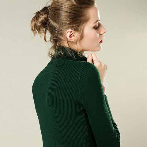 Slim-fit solid-color pullover top m302025