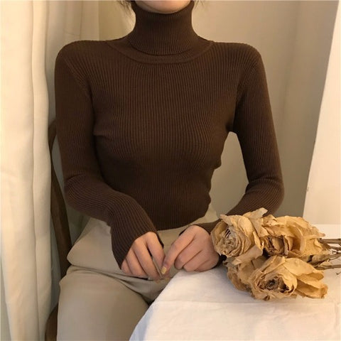 Slim-fit solid-color pullover top m302025
